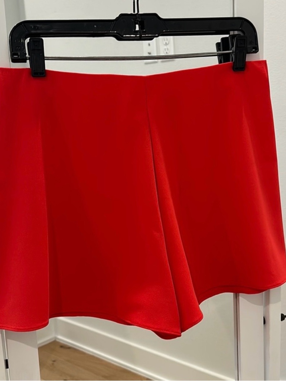 Alice + Olivia Hot Coral High Waist
Shorts